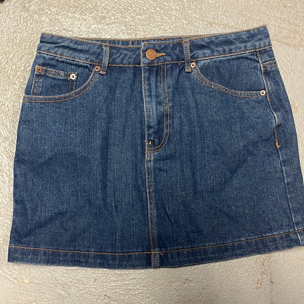 Dark denim Jean skirt size: M